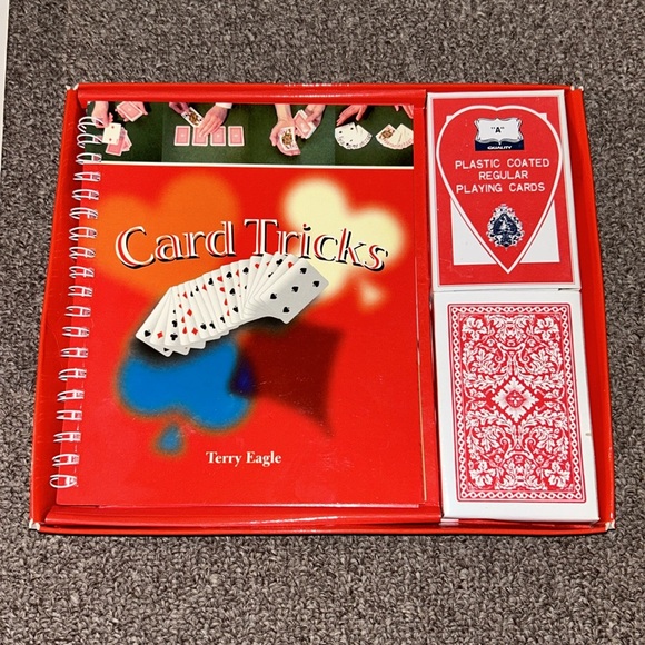•5 FOR $10 KIDS TOYS• Card Tricks Book By Terry Eagle With 2 Decks Of Cards - Picture 3 of 4